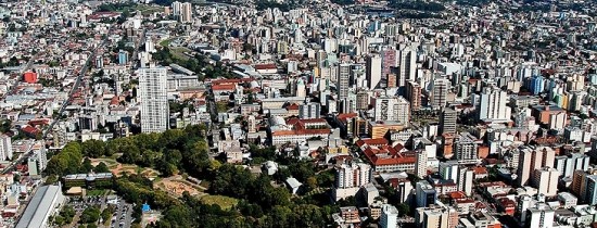 Caxias do Sul (RS): Projeto prevê trânsito de táxis em corredores de ônibus