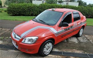Londrina: CMTU notifica táxis com problemas na padronização