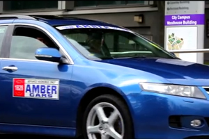Bélgica: carros se transformam em táxis na cidade de Amberes